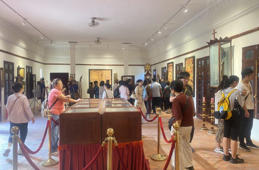 Đoàn Hành Hương Pháp Và Trung Quốc Về Hành Hương Các Thánh Tử Đạo Việt Nam