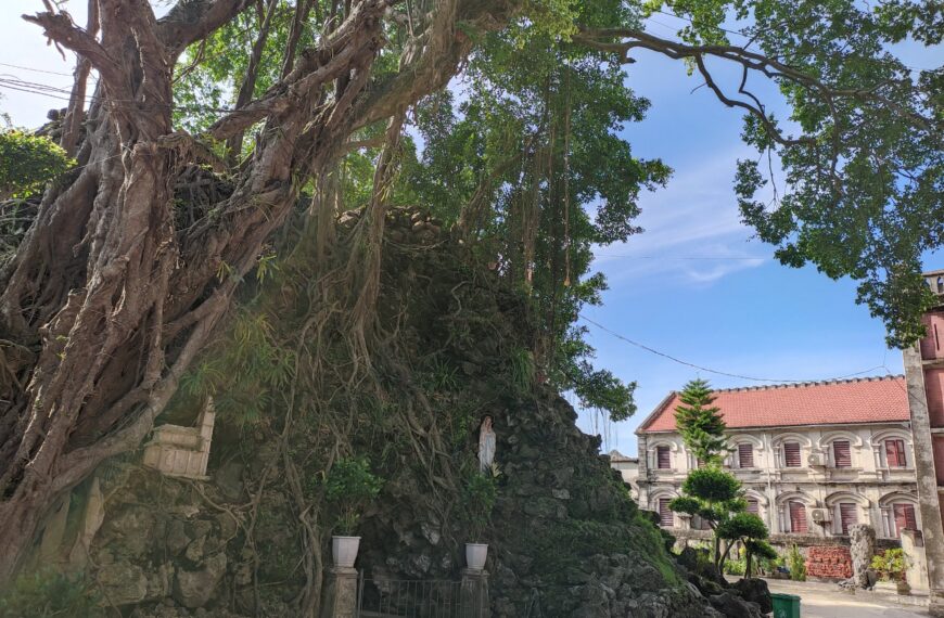 Hang đá Sở Kiện