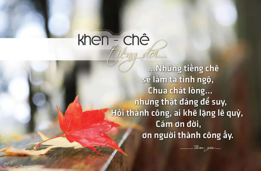 Khen Chê Tiếng Đời…