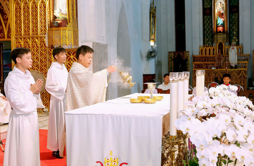 Thánh lễ kỷ niệm cung hiến Tiểu Vương cung Thánh đường Sở Kiện