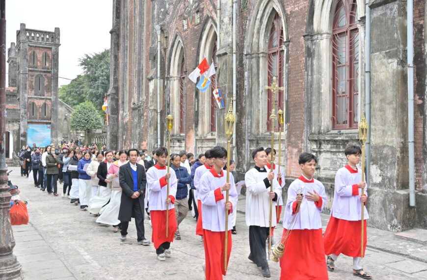 Cánh cửa vào Trái Tim Chúa