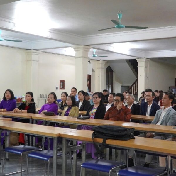 Các gia đình Canh tân Đời sống hôn…
