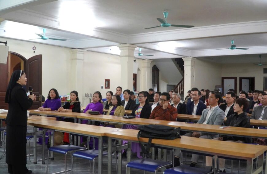 Các gia đình Canh tân Đời sống hôn nhân khoá 81: Tĩnh tâm mùa Chay và hành hương Năm Thánh tại Sở Kiện