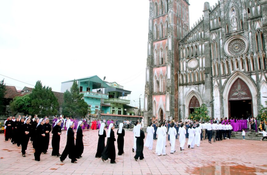 Hội Dòng Mến Thánh Giá Hà Nội: Hành…