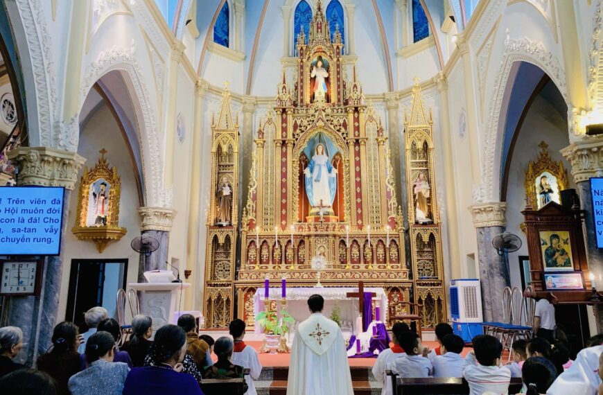 Giáo họ Võ Giang cử hành sám hối mùa Chay thánh