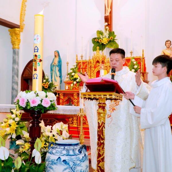 Giáo họ Yên Xá cử hành Đêm Canh…