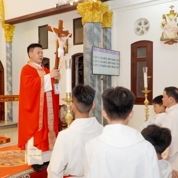Tưởng niệm cuộc thương khó của Chúa Giêsu…