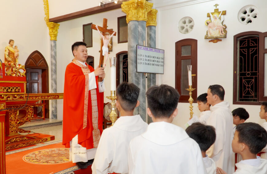 Tưởng niệm cuộc thương khó của Chúa Giêsu tại Giáo họ Yên Xá