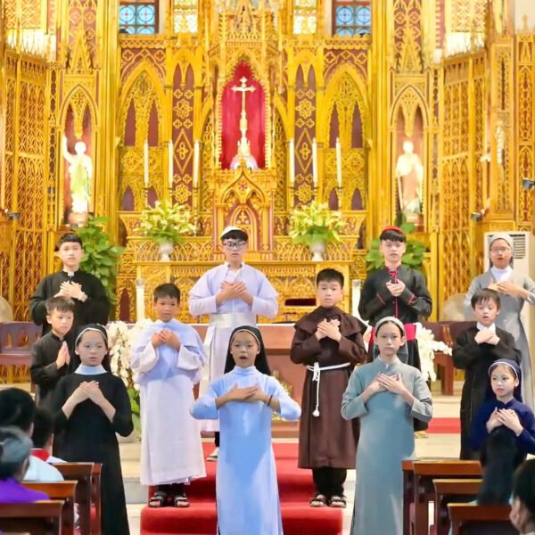 Giáo xứ Sở Kiện: Cầu cho ơn thiên…