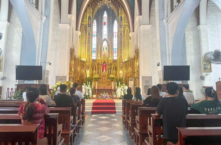 Giáo lý viên Giáo xứ Thái Nguyên hành…