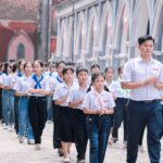 Thiếu nhi Thánh Thể Hiệp đoàn Thánh Ven Giáo hạt Phủ lý hành hương Năm Thánh tại Sở Kiện