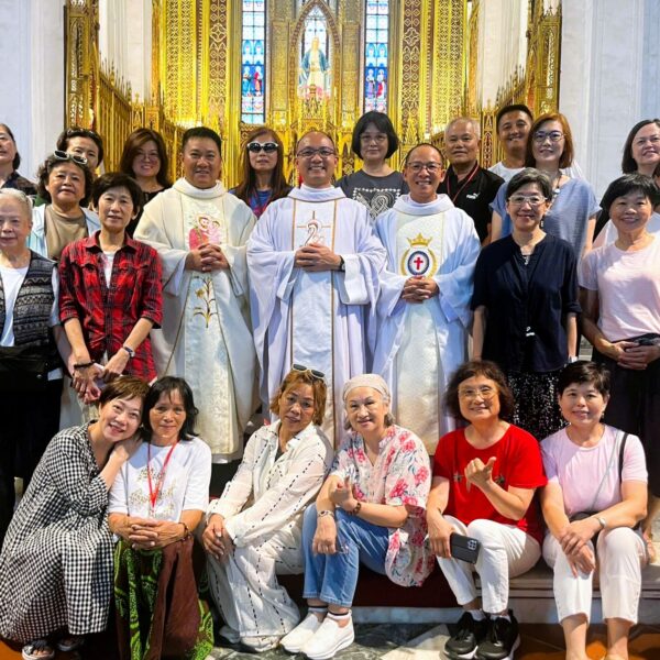 Quý Cha Dòng Camillô và đoàn giáo dân…