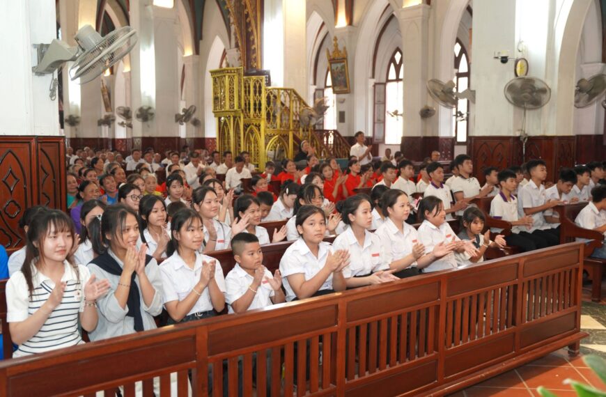 Giáo xứ Phú Lương hành hương Năm Thánh&hellip;