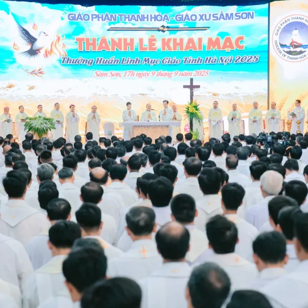 Khai mạc khóa thường huấn linh mục Giáo&hellip;