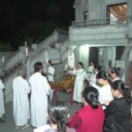 Giáo họ Thủy Cơ và Trung Thứ dâng kính Đức Mẹ những tràng hoa mân côi