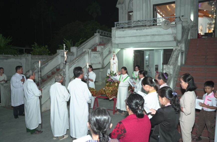 Giáo họ Thủy Cơ và Trung Thứ dâng&hellip;