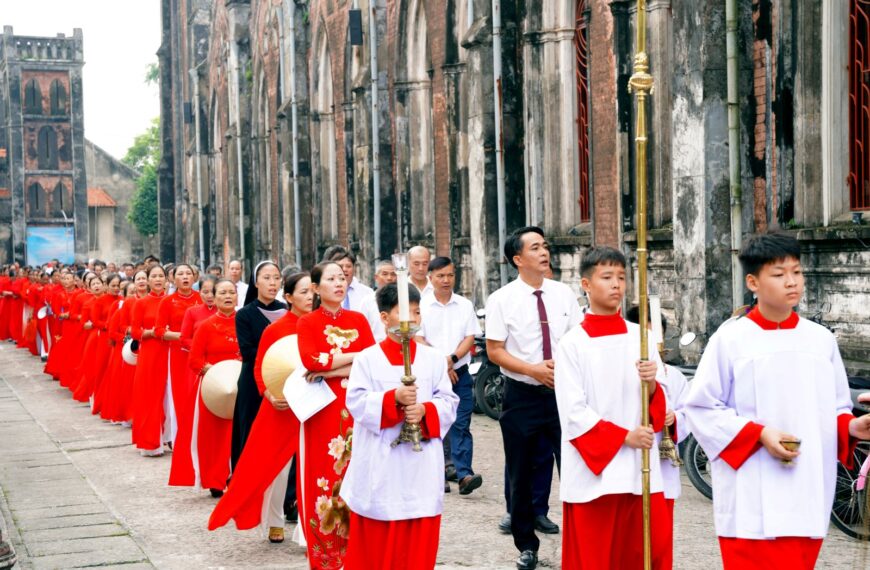 Hội Ông Thánh Đường và Hội Bà Thánh…