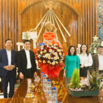 Ủy Ban Mặt Trận Tổ Quốc tỉnh Ninh Bình chúc mừng Giáng sinh Giáo xứ Sở Kiện năm 2025