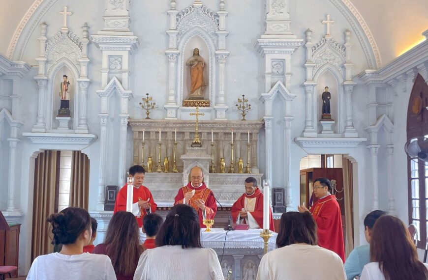 Đức cha Giuse Ngô Quang Kiệt dâng Thánh&hellip;