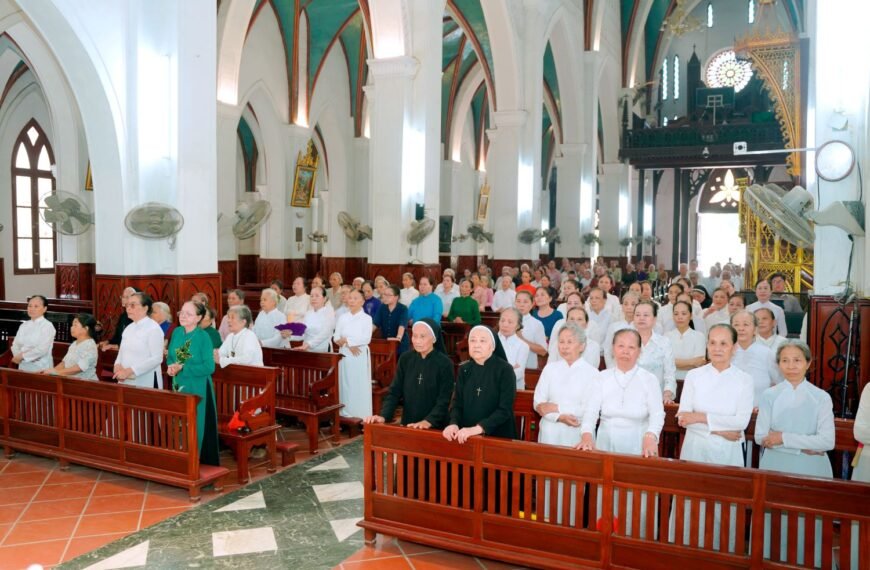 Quý cụ cao niên hành hương tại Tiểu&hellip;