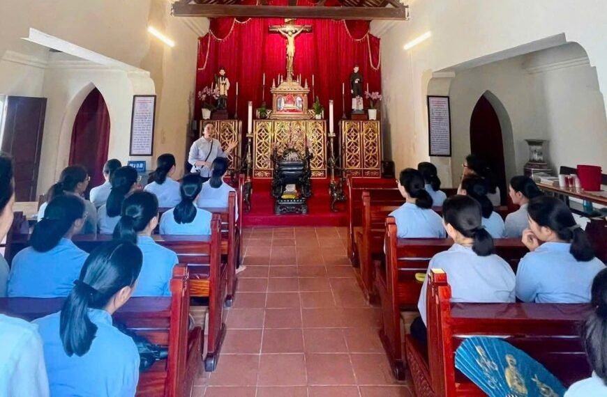 Quý sơ Dòng Mến Thánh Giá Hà Nội…